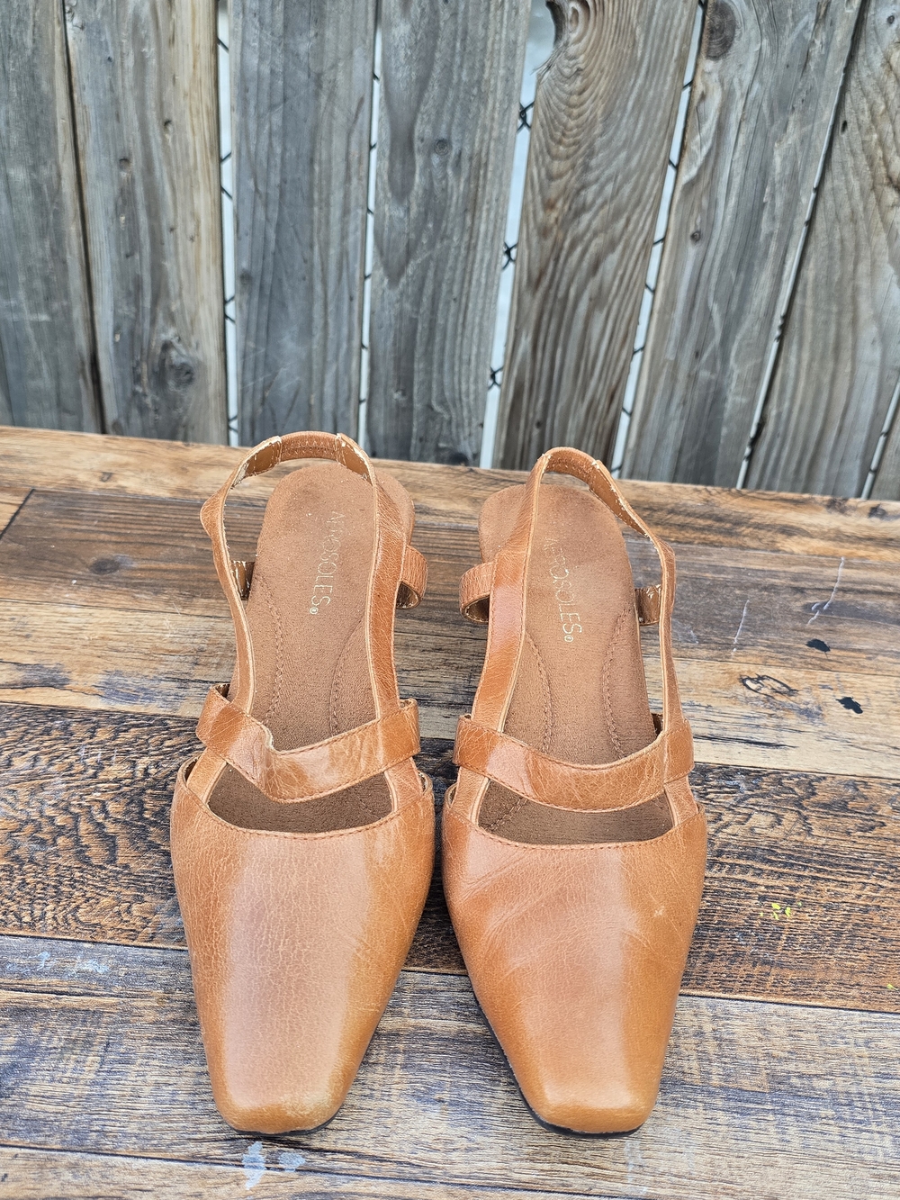 Aerosoles Classic Women's Slingback Kitten Heel in Tan Size 7 - Picture 2 of 14